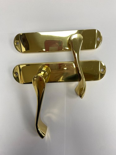 Carlisle brass lever latch - brass,