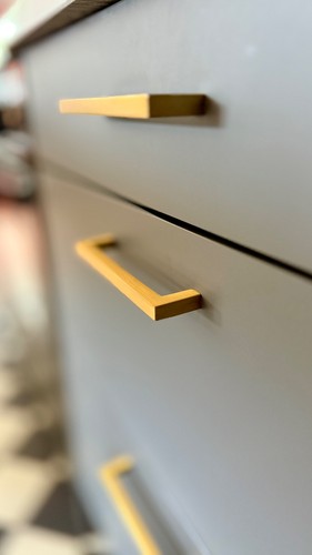 Square cabinet handle - handle,